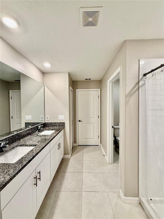 Building Photo - 10252 Shady Preserve Dr
