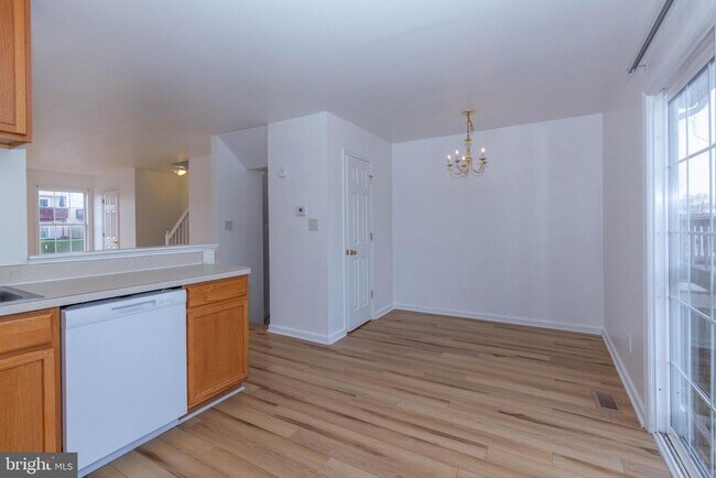 Building Photo - 124 Pony Cir