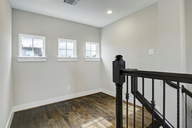 Building Photo - 1108 Fowler St