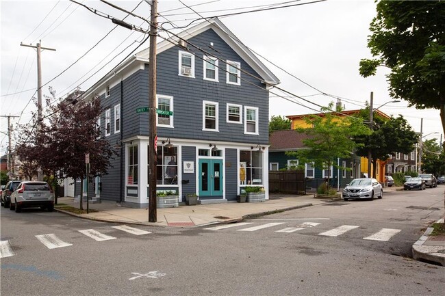Building Photo - 186 Carpenter St