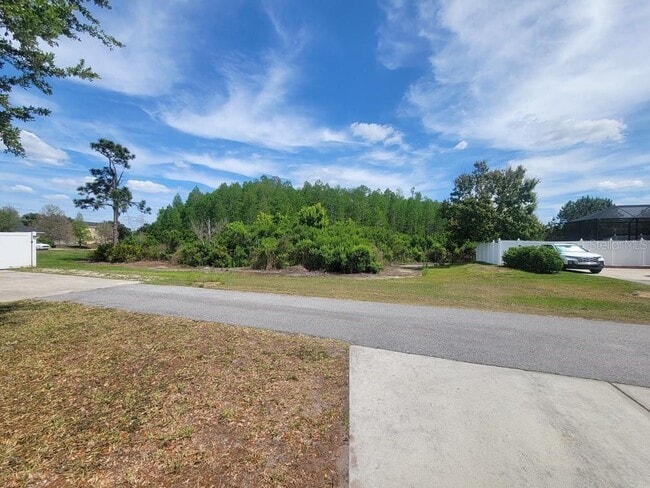 Building Photo - 10418 Fenceline Rd