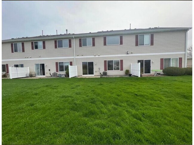 Building Photo - 10986 Isanti Ct NE