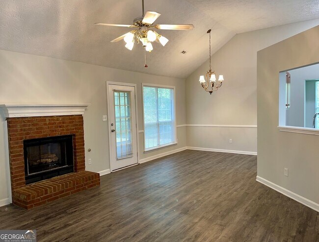 Building Photo - 99 Creek Cir