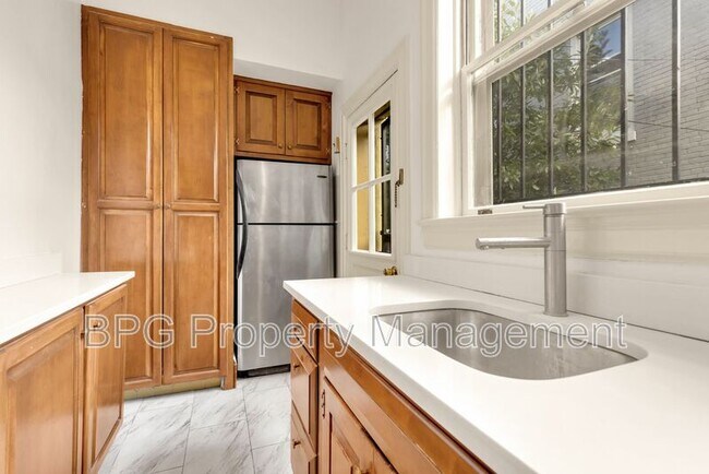 Building Photo - 1302 S St NW
