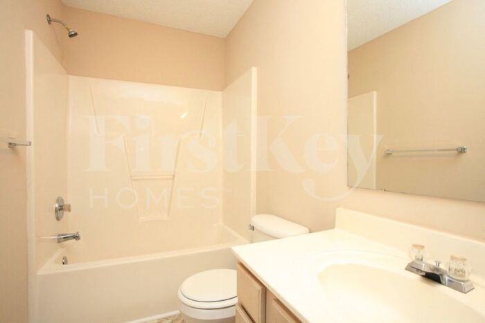 Building Photo - 3817 Sipes Ln