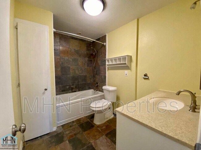 Building Photo - 8038 Broadway St