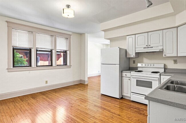 Building Photo - 3654 Shaw Blvd