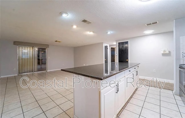 Building Photo - 7713 Heather St