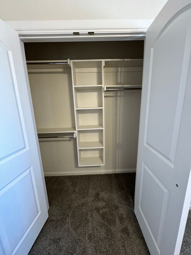 Building Photo - Duplex in Newcastle