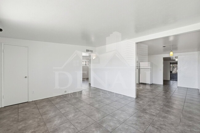 Building Photo - 1808 W Caravelle Rd