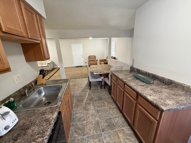 Building Photo - 205 Wheaton Ct