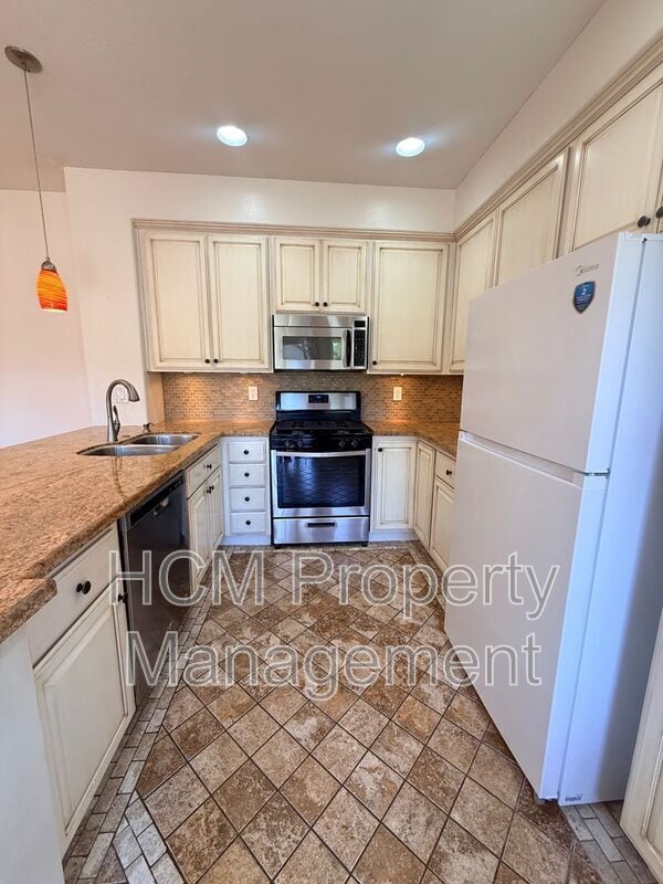 Building Photo - 1237 S Country Glen Way