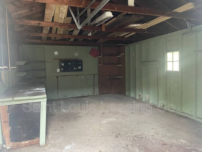 Building Photo - 9815 Lorna Ln