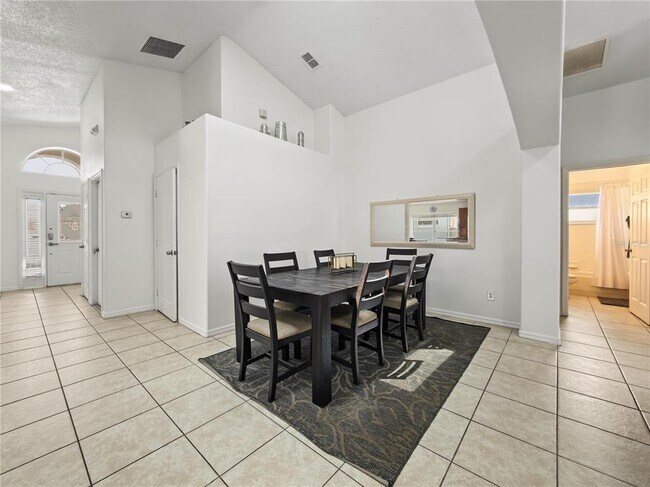 Building Photo - 8105 Santee Dr
