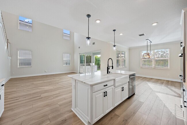 Building Photo - 4770 SW Ardsley Dr
