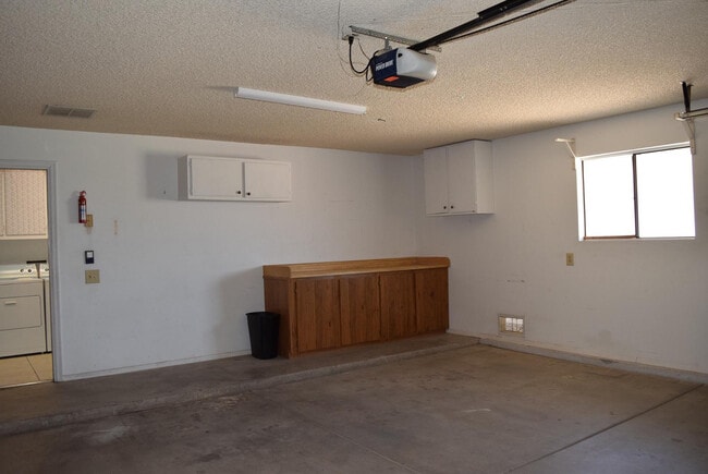 Building Photo - 12411 W Foxfire Dr
