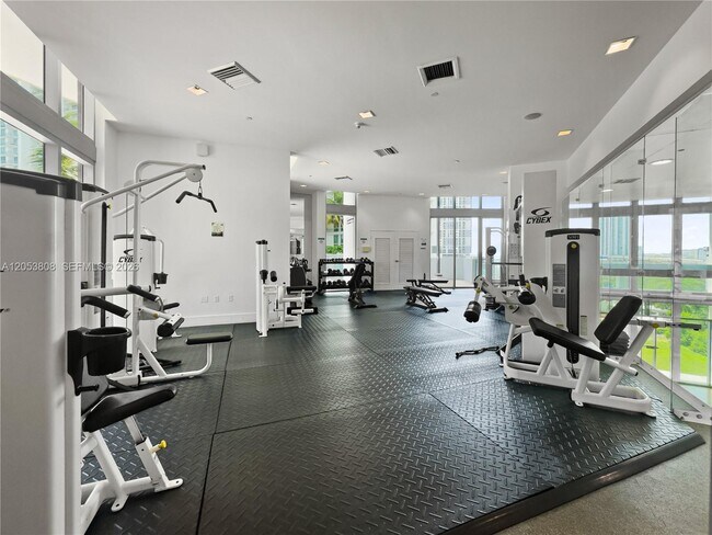 Building Photo - 350 S Miami Ave