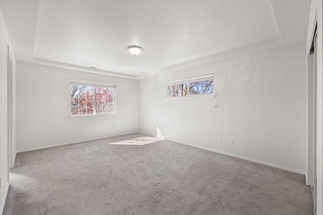 Building Photo - 2350 Finch Ln