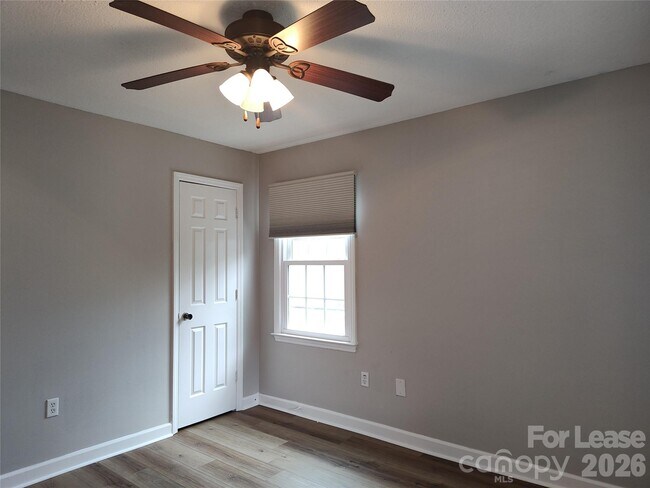 Building Photo - 7413 Doves Nest Cir