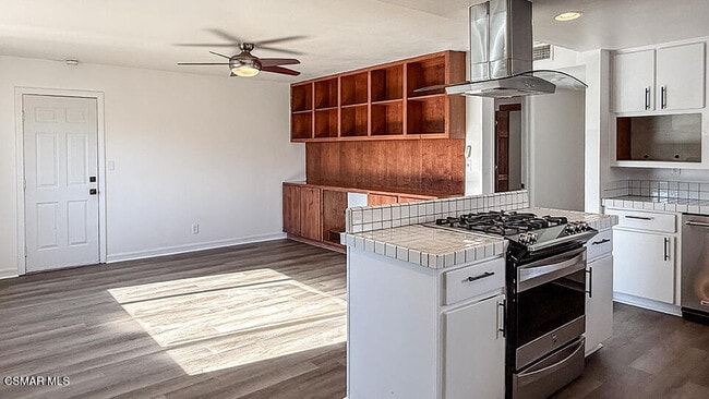 Building Photo - 2036 Brentwood St