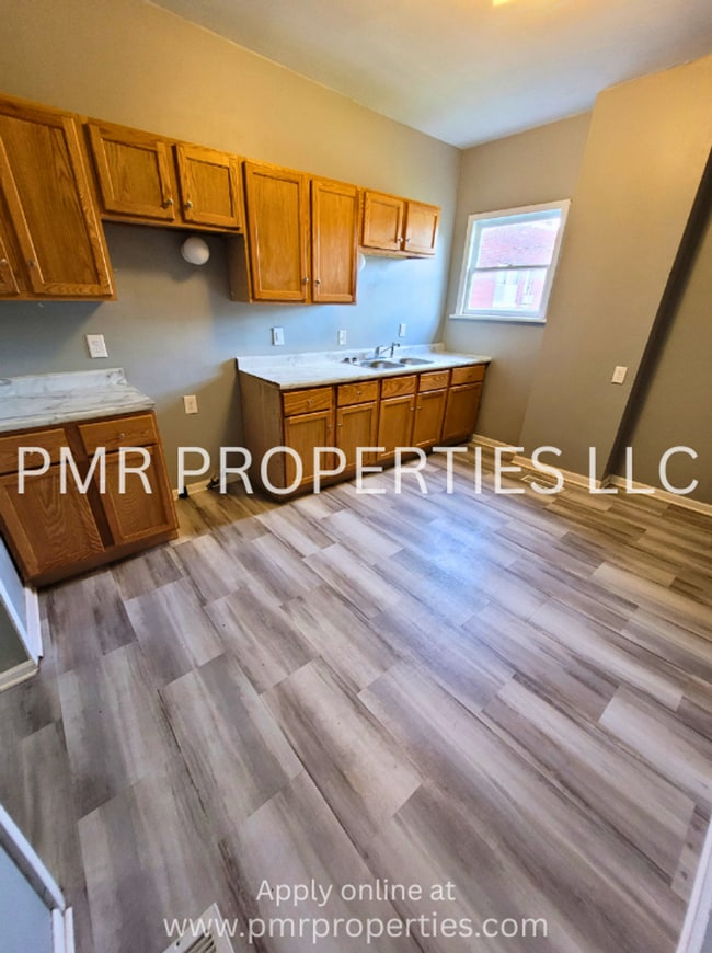 Building Photo - AVAILABLE SOON! 3 Bedrooms/2 Bathroom House