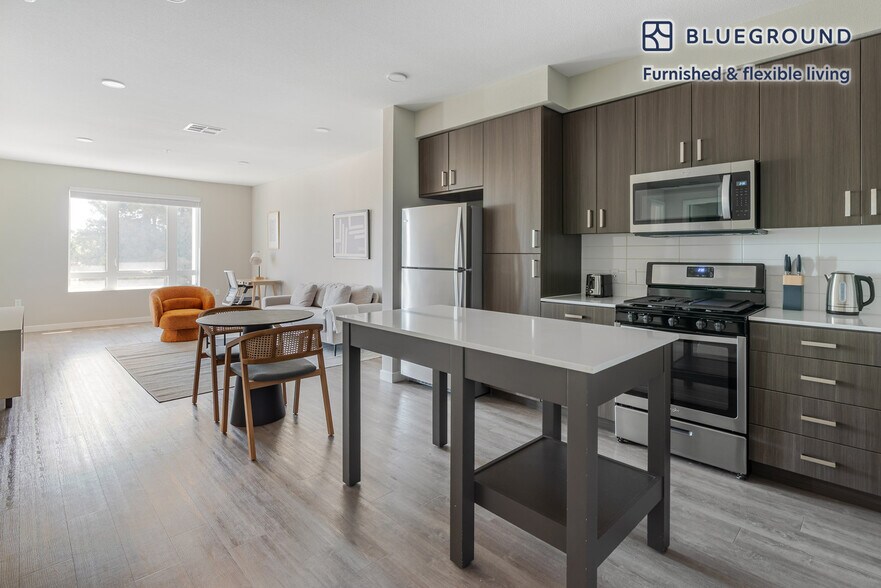 Building Photo - 3560 Rambla Pl