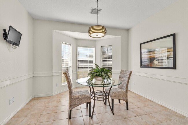 Building Photo - 147 April Waters Dr W