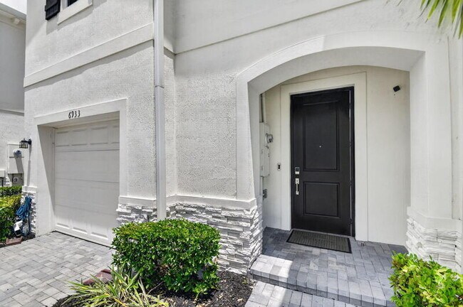 Building Photo - 6933 Harbours Edge Ave