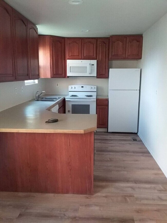 Building Photo - roy2016