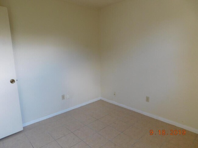 Building Photo - 206 Jason Dr