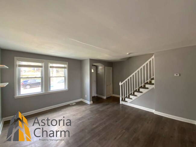 Building Photo - 3 Bedroom Home with Den and Fenced Yard in Quiet Neighborhood