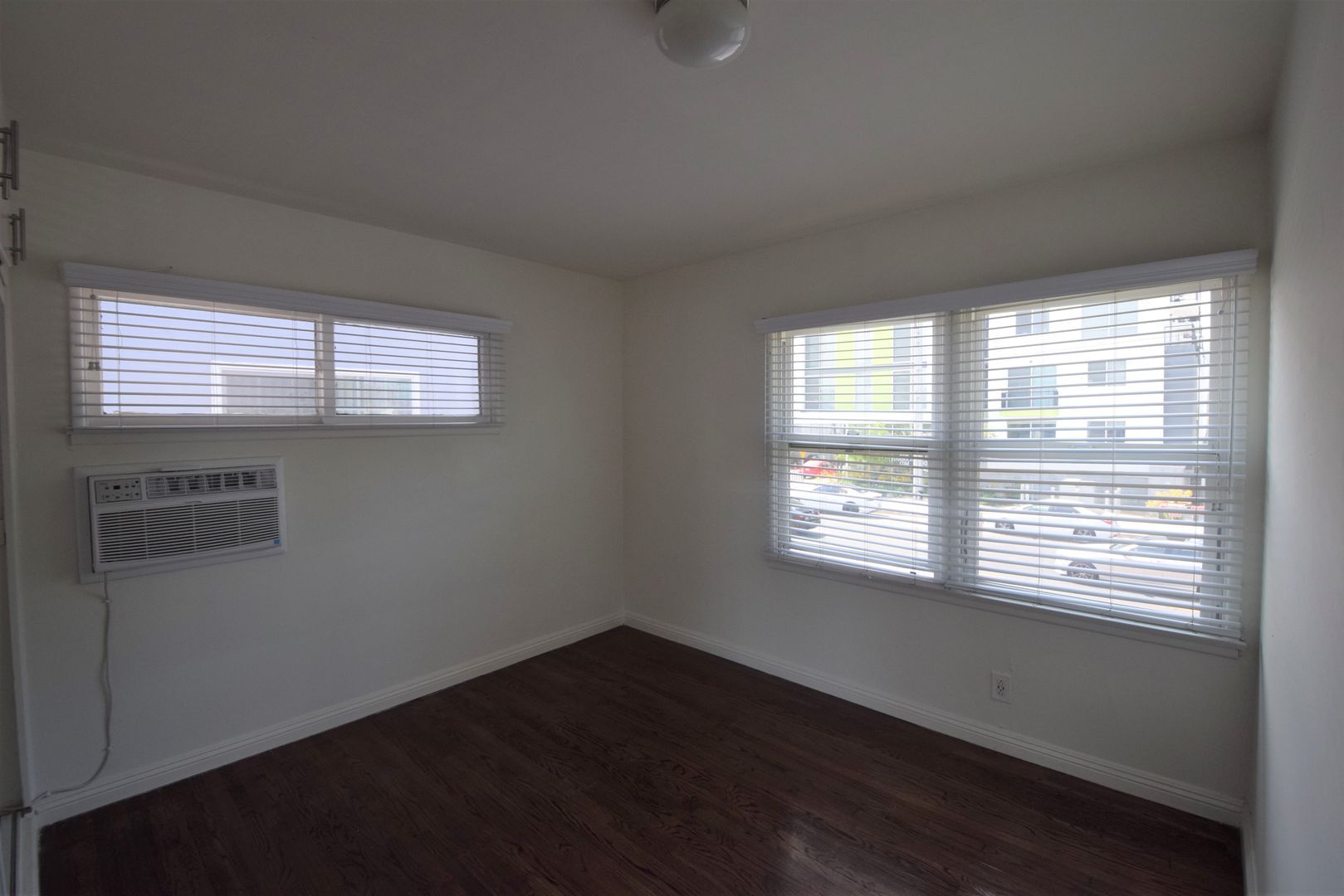 Building Photo - 11041 Moorpark St
