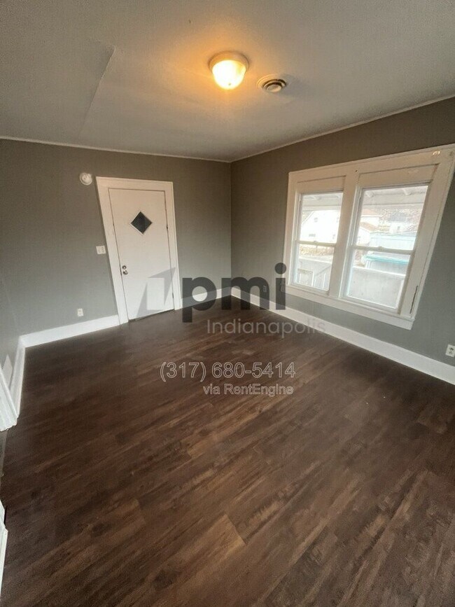 Building Photo - 215 1/2 S Madison Ave