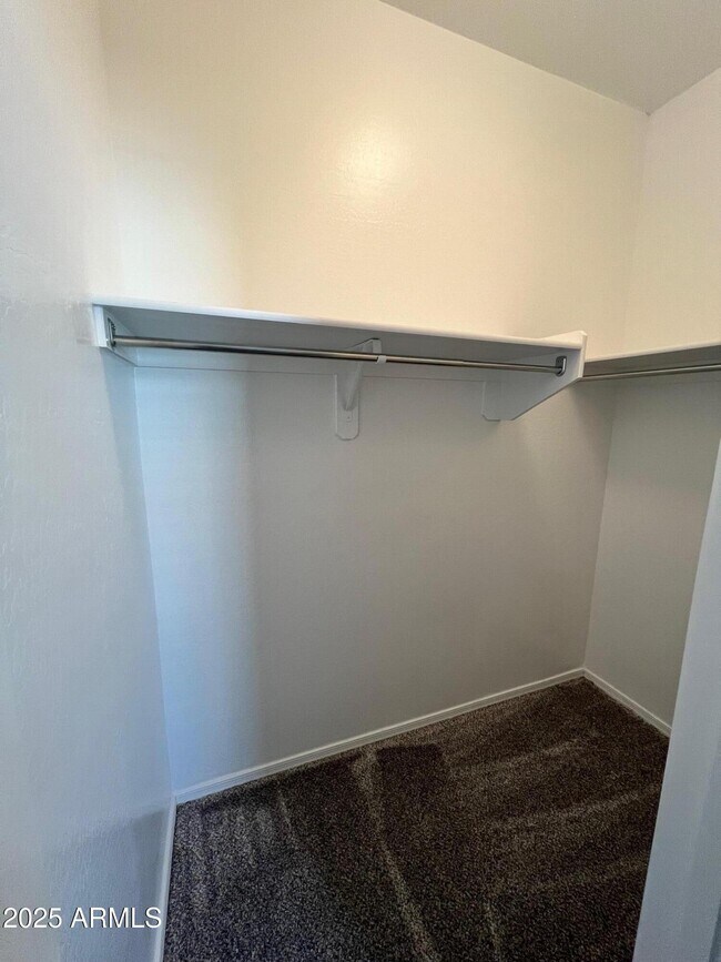 Building Photo - 28945 N Amber Way