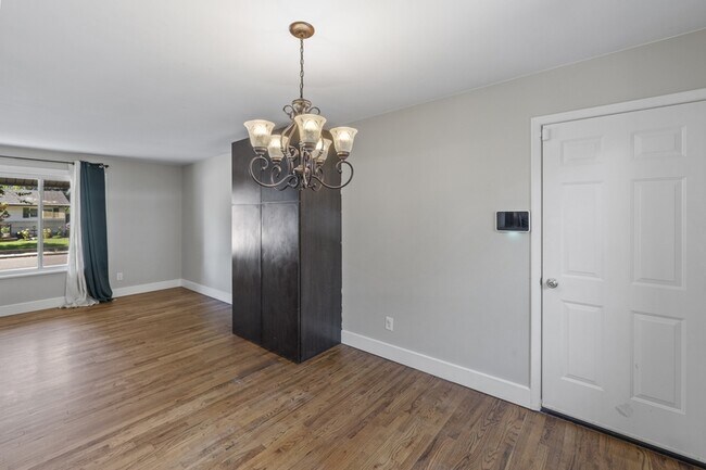 Building Photo - 1033 Turley Dr