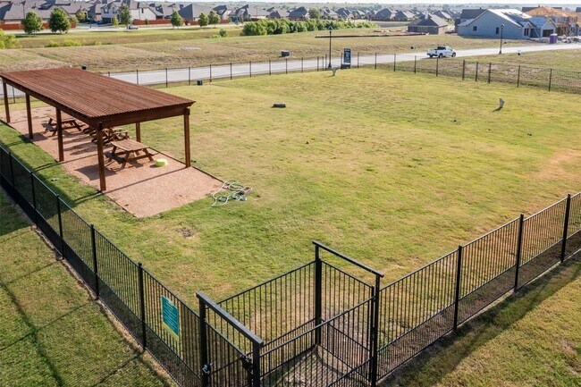 Building Photo - Resort-Style Living in the Award-Winning Morningstar Community!