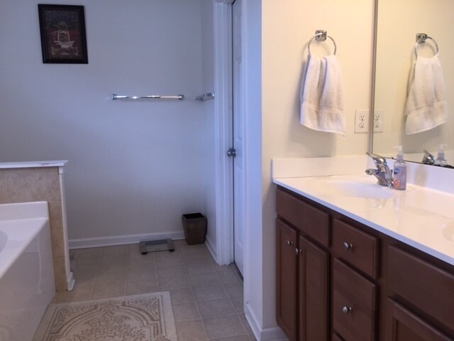 Building Photo - Park South Station Townhome - End Unit