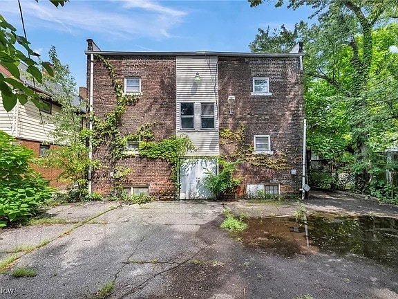 Building Photo - 3318 East Dr