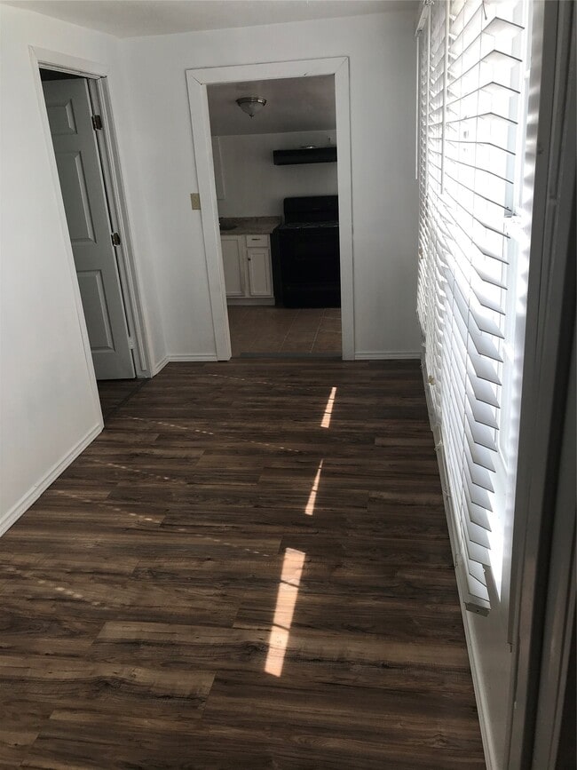 Building Photo - 2909 Sam Houston Ave