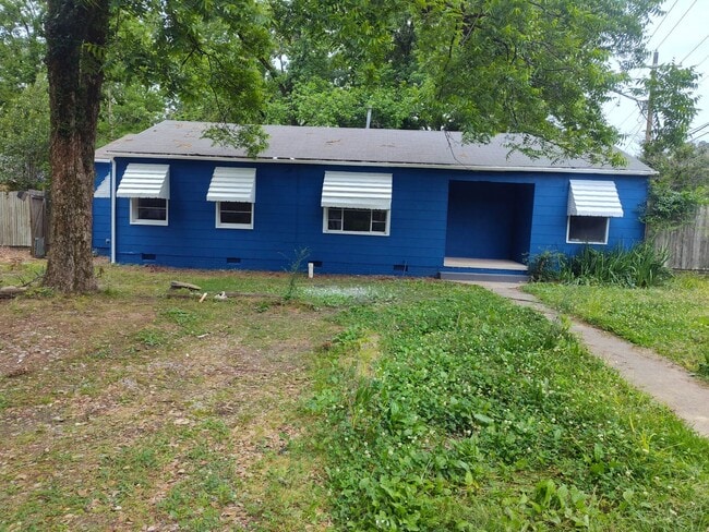 Primary Photo - 2613 Emerald Dr
