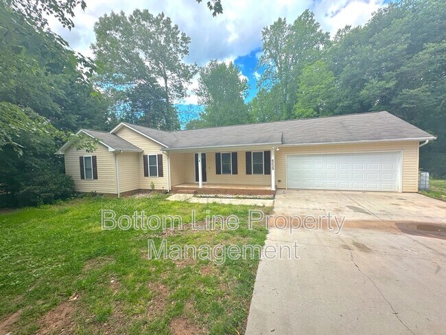 Primary Photo - 6529 Cedar St