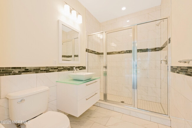 Building Photo - 700 Bangs Ave