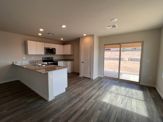 Building Photo - 6600 S Mystic Ave