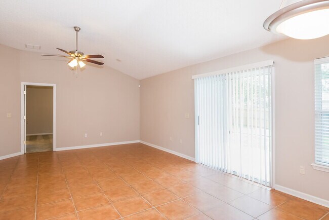 Building Photo - 8073 Leafcrest Dr