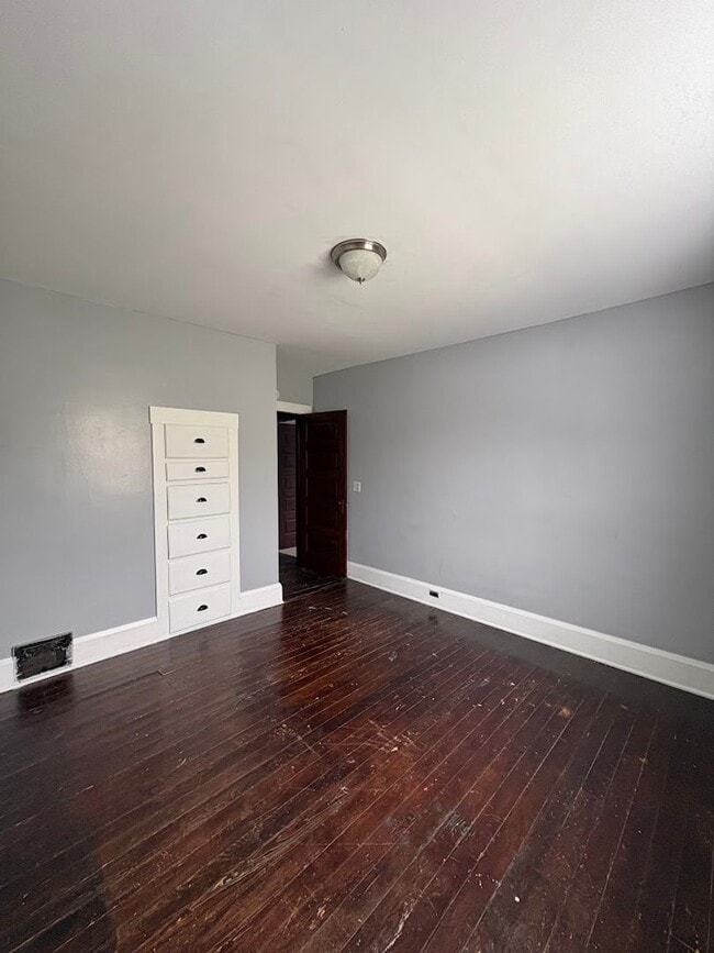 Building Photo - Large 3 bedroom home for rent - Massillon