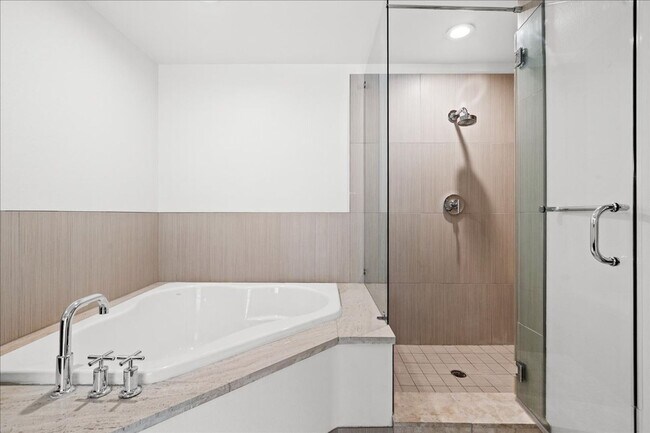 Building Photo - Resort Style Amenities in a Luxury, Modern 2 Bedroom Condo