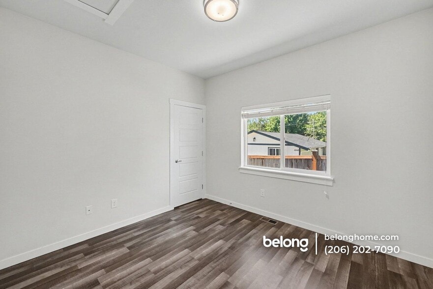 Building Photo - 410 Emerald St
