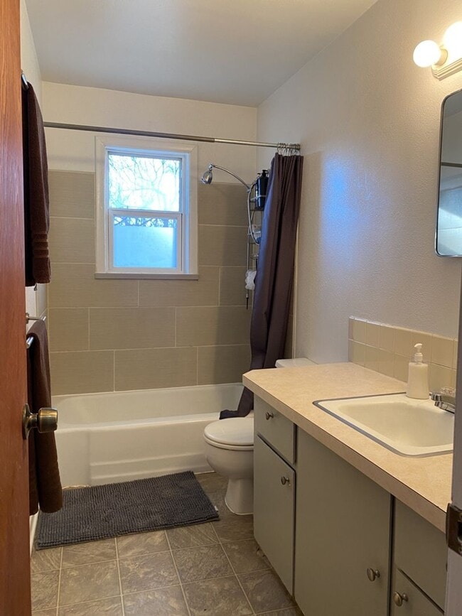 Building Photo - 1724-1726 Morningside Dr