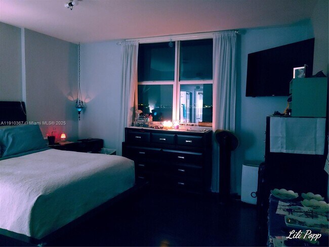 Building Photo - 1625 Kennedy Cswy