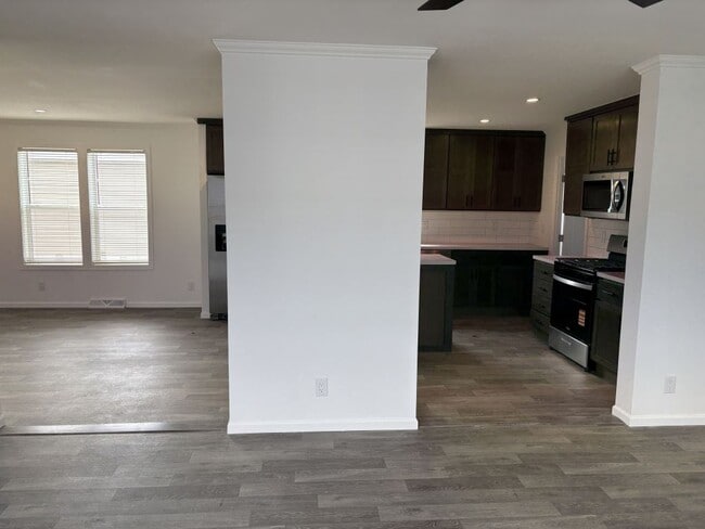 Building Photo - 13885 Bunratty Ave